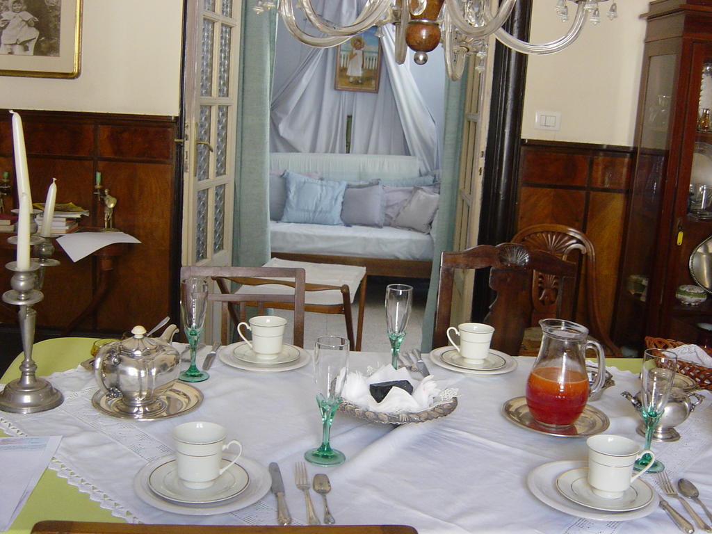 Rosella Bianchi Bed & Breakfast Palermo Bagian luar foto